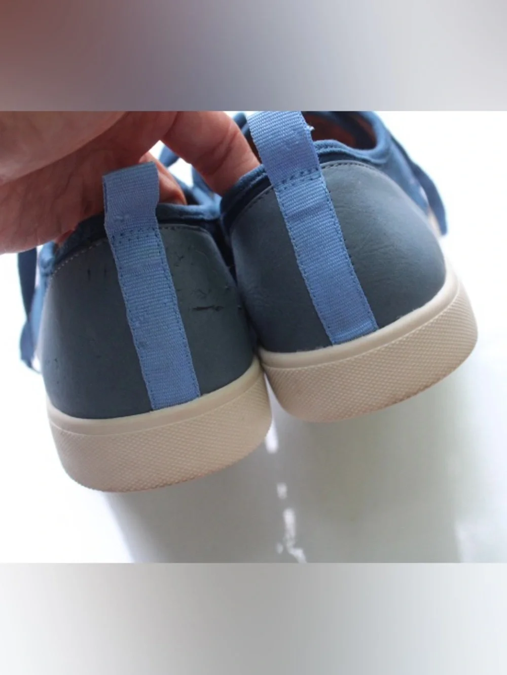 Vionic pisces sneakers